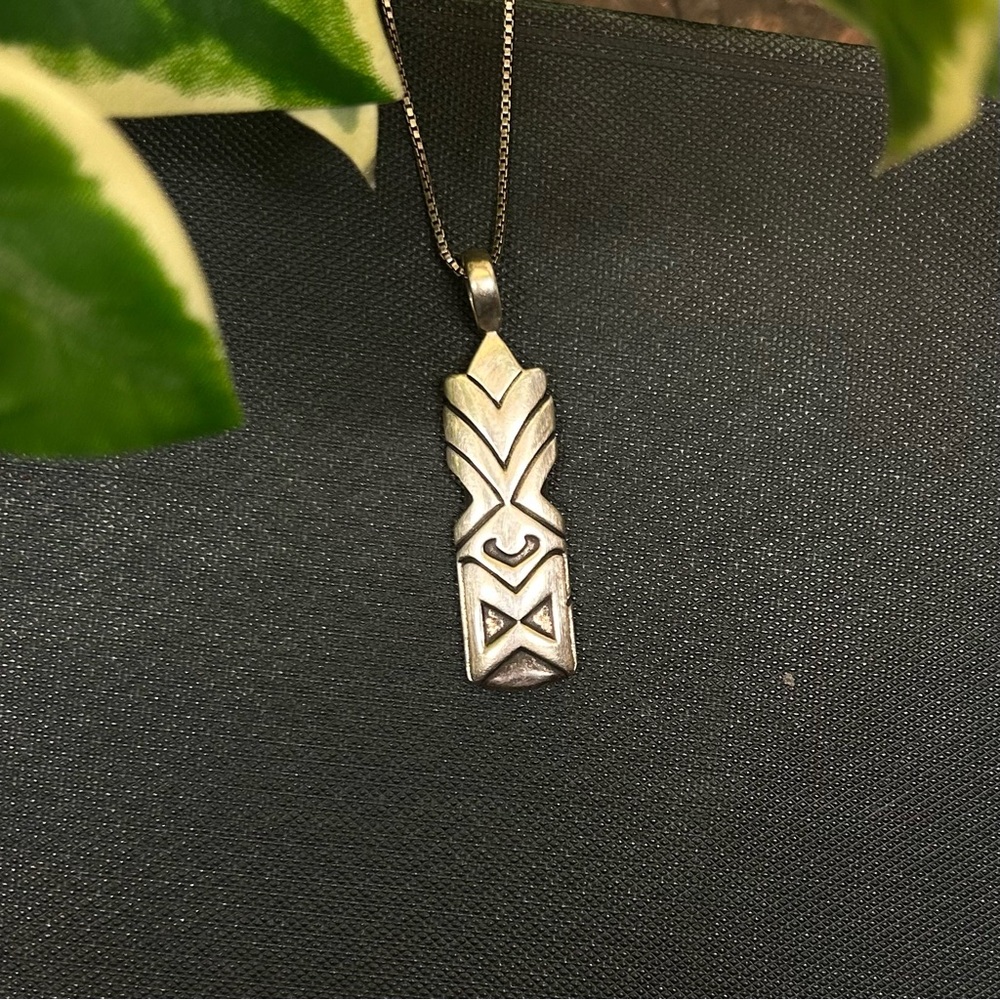 Vintage Heavy 925 Sterling Silver Double Sided Tribal Pattern Abstract Necklace
